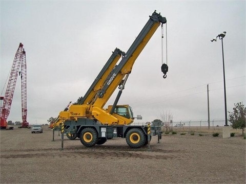 Gruas Grove RT530E