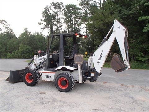  Bobcat B300 seminueva en venta Ref.: 1390846278368802 No. 4