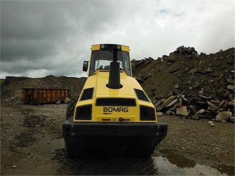 venta compactadora vibratoria bomag BW211D seminueva Ref.: 1390935456214167 No. 3