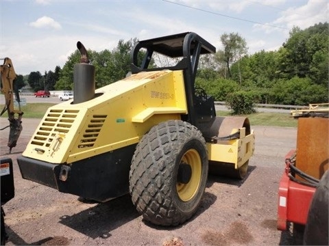 Compactadora Vibratoria Bomag BW211D