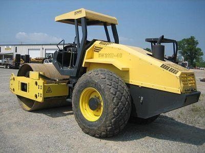 Compactadora Vibratoria Bomag BW211D