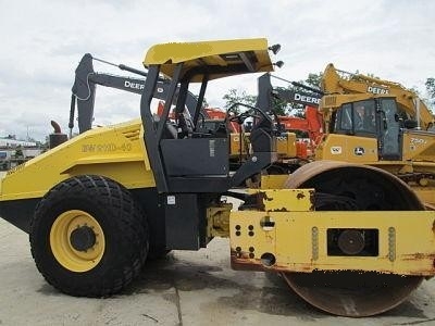 Compactadora Vibratoria Bomag BW211D