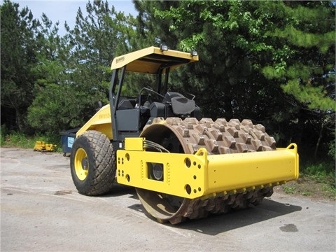 BOMAG BW211PD-40 seminueva en perfecto estado Ref.: 1391538324906422 No. 4