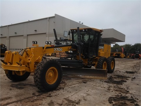  Deere 770D de medio uso en venta Ref.: 1391542918563420 No. 2