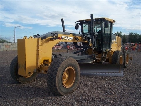 Motoconformadoras Deere 770