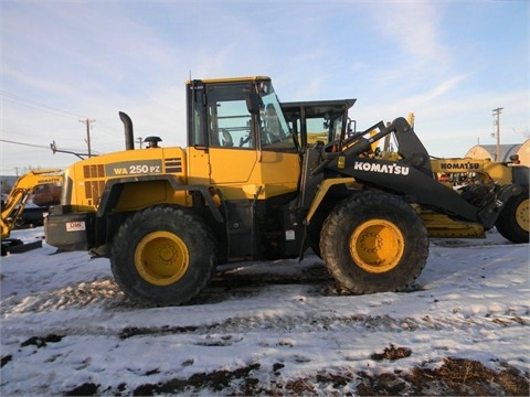 Cargadoras Sobre Ruedas Komatsu WA250