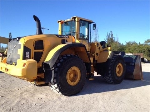  Volvo L220G de segunda mano en venta Ref.: 1393377153423509 No. 3