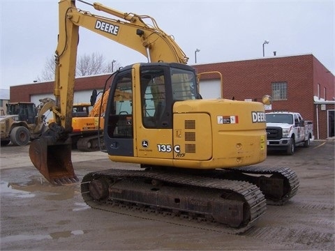  Deere 135C seminueva en venta Ref.: 1394572542201633 No. 2