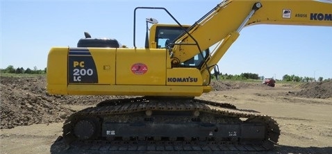  Komatsu PC200 de segunda mano en venta Ref.: 1394813688650486 No. 3