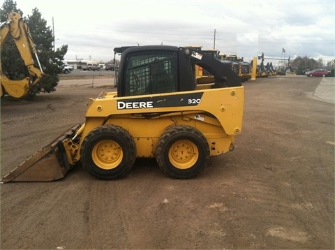  Deere 320 de medio uso en venta Ref.: 1395780430073548 No. 2