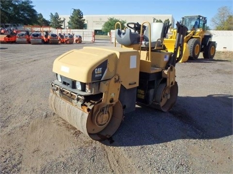  Caterpillar CB-224E seminueva en perfecto estado Ref.: 1397077208497528 No. 3