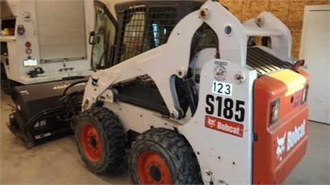  Bobcat S185 de medio uso en venta Ref.: 1397147074579723 No. 3