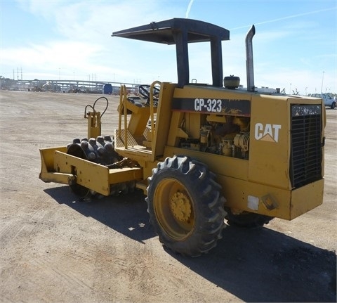  Caterpillar CP-323 seminueva Ref.: 1398179727697229 No. 2