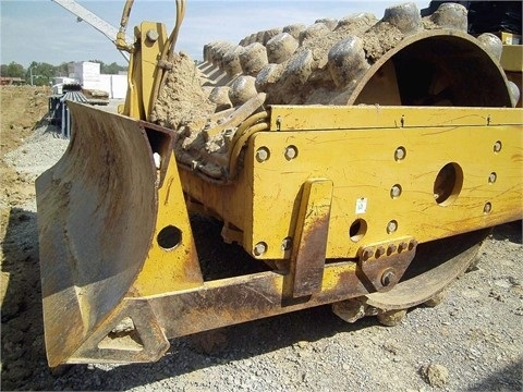  Caterpillar CP-563D de medio uso en venta Ref.: 1398183401921284 No. 2