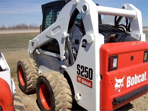 Minicargadores Bobcat S250