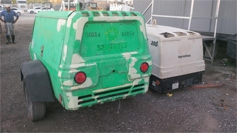 Ingersoll Rand 185 CFM de bajo costo Ref.: 1401121261104728 No. 4