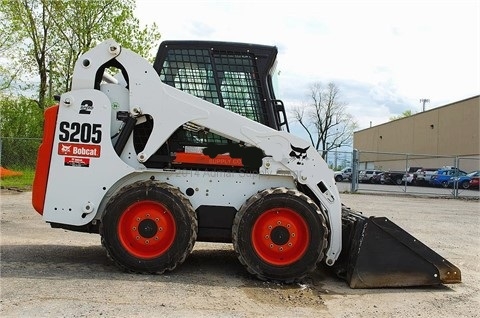  Bobcat S205 usada a la venta Ref.: 1401467773166698 No. 2