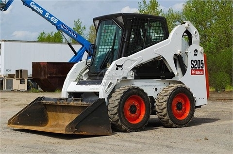  Bobcat S205 usada a la venta Ref.: 1401467773166698 No. 4