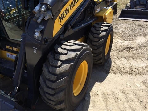 NEW HOLLAND L230 usada en buen estado Ref.: 1401729074212698 No. 4