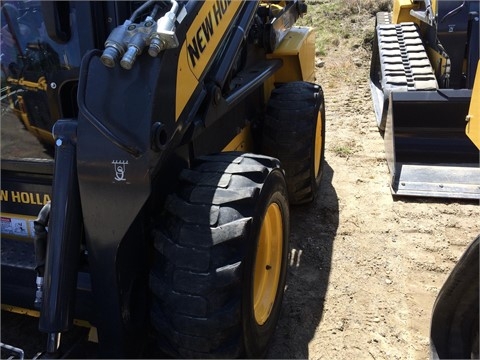  New Holland L223 de medio uso en venta Ref.: 1401729460927145 No. 4