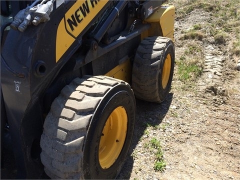  New Holland L223 en buenas condiciones Ref.: 1401729634419567 No. 4