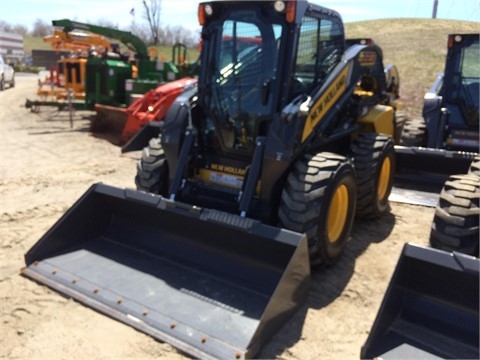  New Holland L223 usada a la venta Ref.: 1401730160733182 No. 3