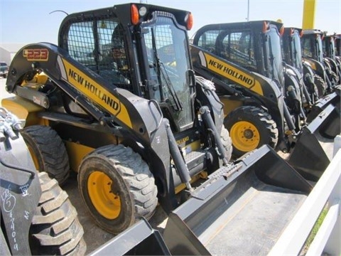 NEW HOLLAND L223 de bajo costo Ref.: 1401990303939942 No. 2