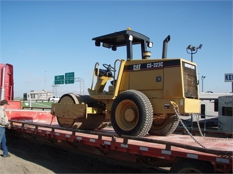  Caterpillar CS-323 C usada Ref.: 1402325366371189 No. 4