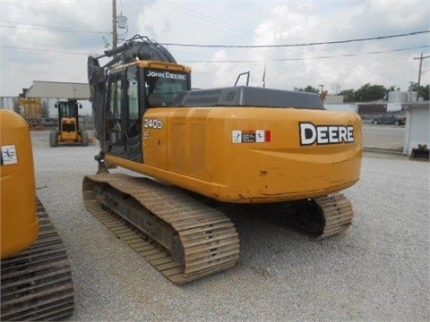  Deere 240D  seminueva en venta Ref.: 1402449275621324 No. 2