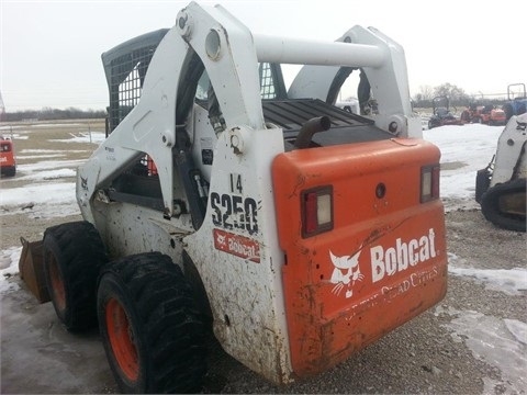 venta minicargadores Bobcat S250 seminuevo a buen precio Ref.: 1403017565568829 No. 3