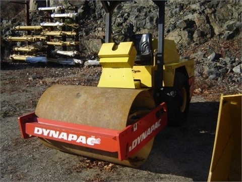 Compactadora Vibratoria Dynapac CA121D