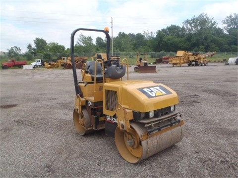 Caterpillar CB-224E en venta, usada Ref.: 1404260445543533 No. 2