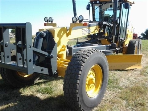  Deere 770G en venta, usada Ref.: 1408023620530221 No. 2