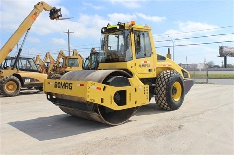  Bomag BW213D seminueva en venta Ref.: 1410439839452534 No. 2