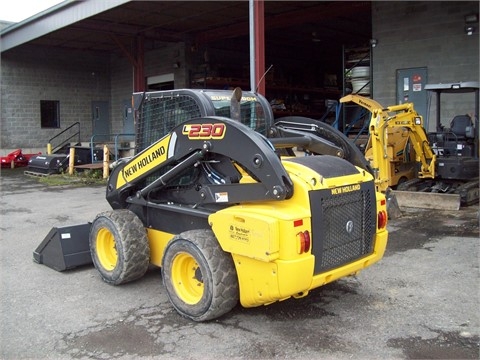 NEW HOLLAND L230 en venta Ref.: 1410573823921445 No. 4