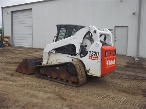 BOBCAT T320 de medio uso en venta Ref.: 1410818618810913 No. 2