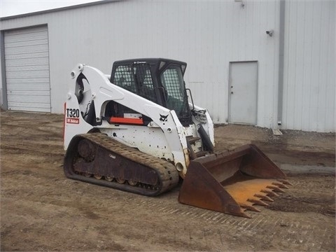 BOBCAT T320 de medio uso en venta Ref.: 1410818618810913 No. 3