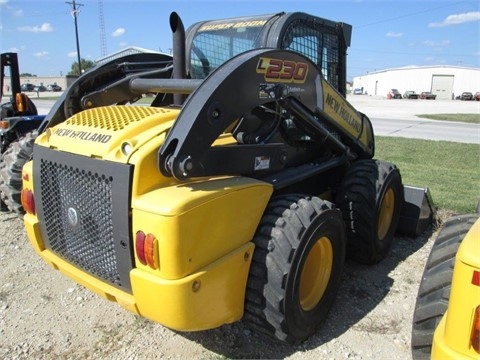 NEW HOLLAND L230 de medio uso en venta Ref.: 1411586554809986 No. 3