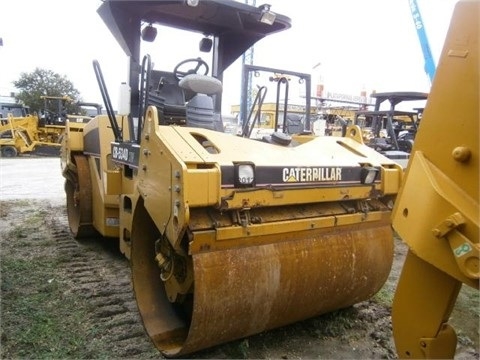 Compactadora Vibratoria Caterpillar CB-534D de segunda mano en ve Ref.: 1411750566749824 No. 4