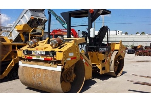 Compactadora Vibratoria Caterpillar CB-534D