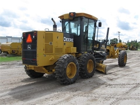 Motoconformadoras Deere 670D de medio uso en venta Ref.: 1413480184771325 No. 4