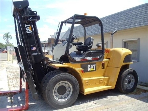 Montacargas Caterpillar P22000