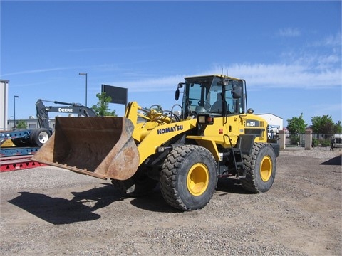 Cargadoras Sobre Ruedas Komatsu WA250 seminueva en venta Ref.: 1415926957747854 No. 2