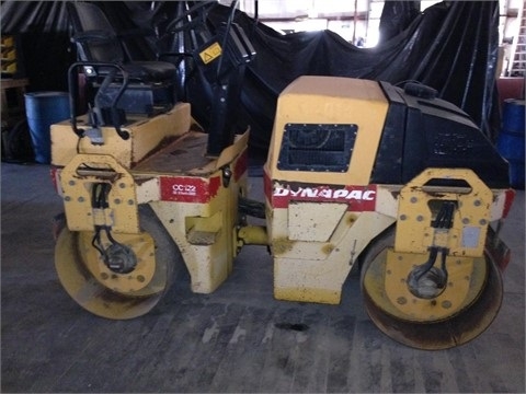 Compactadora Vibratoria Dynapac CC122