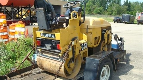 Vibratory Compactor Double Drum Caterpillar CB-114