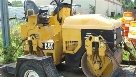 Compactadora De Doble Rodillo Caterpillar CB-114 usada en buen es Ref.: 1417550386510012 No. 2