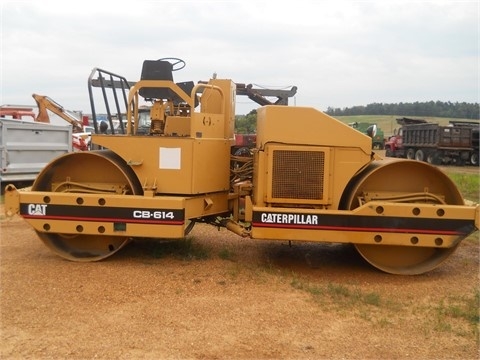 Vibratory Compactor Double Drum Caterpillar CB-614