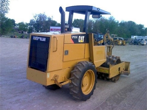 Compactadoras Suelos Y Rellenos Caterpillar CP-323C importada de  Ref.: 1417724105846616 No. 3