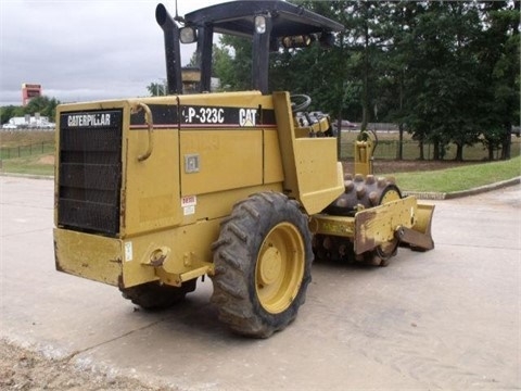 Compactadoras Suelos Y Rellenos Caterpillar CP-323C