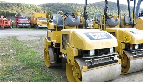 Compactadora Vibratoria Caterpillar CB-224E en buenas condiciones Ref.: 1417731700760003 No. 2